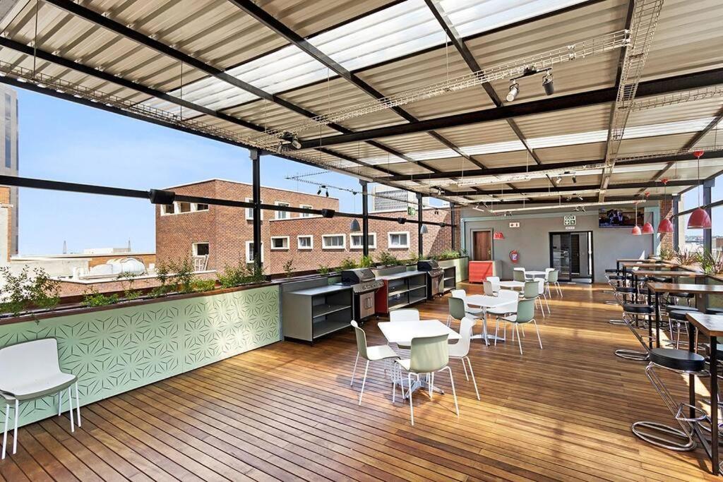 Apartment Luxury 2bed Opposite Woolies On Gandhi Square+wifi *