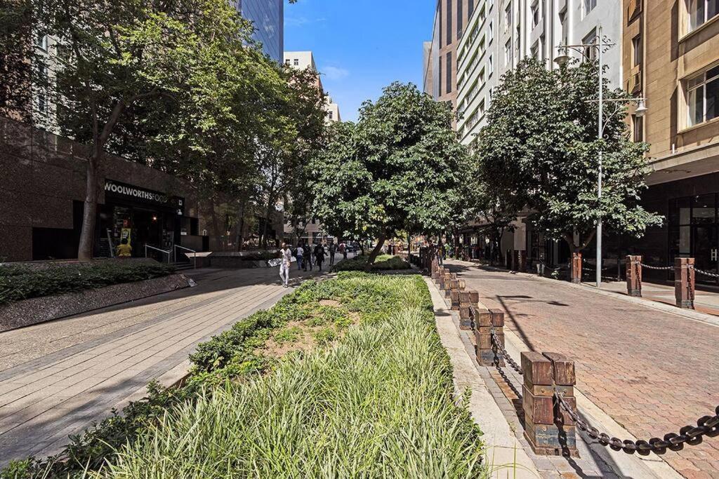 Luxury 2bed Opposite Woolies On Gandhi Square+wifi Apartment *