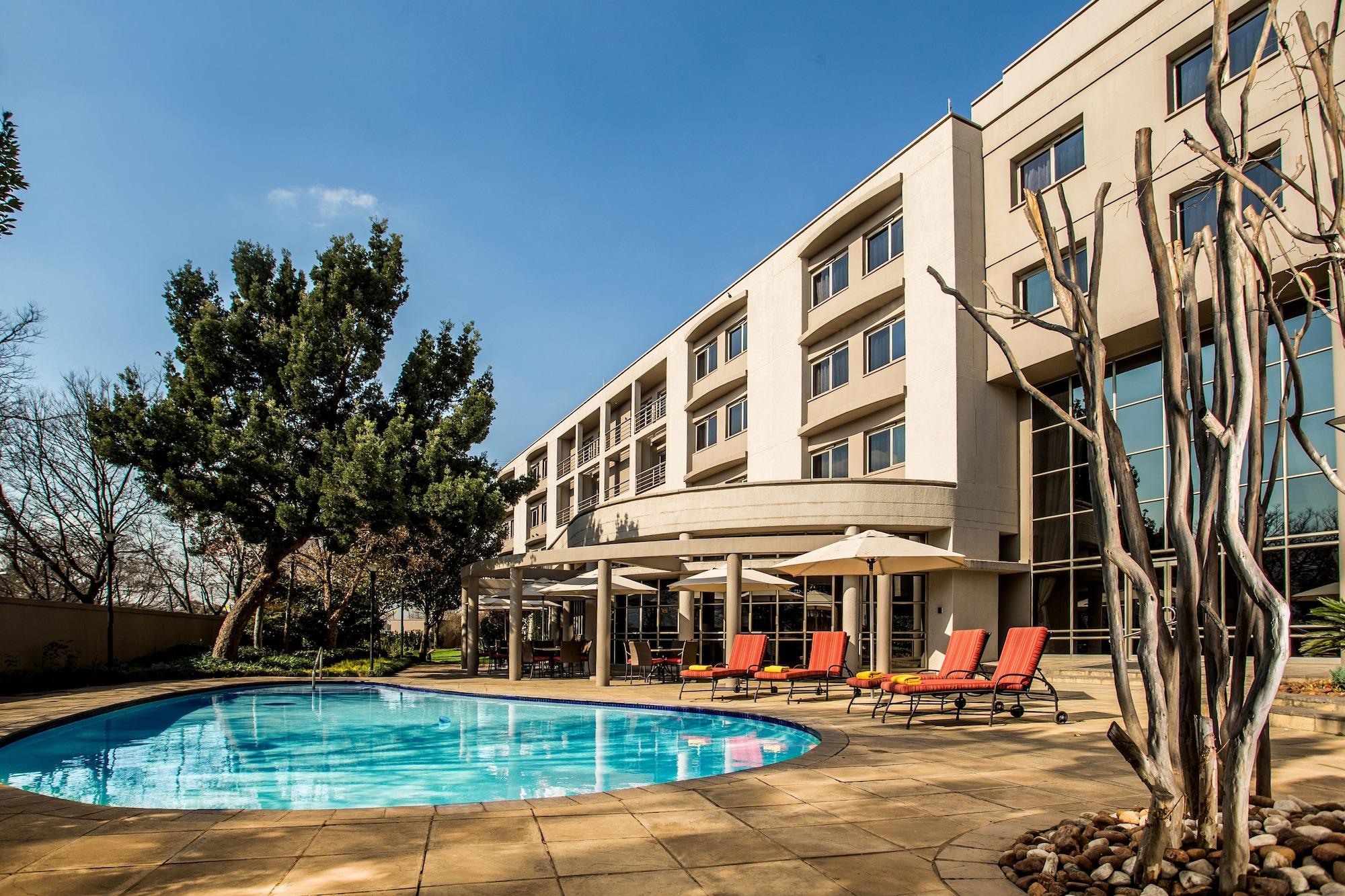 Garden Court Eastgate Hotel 3*