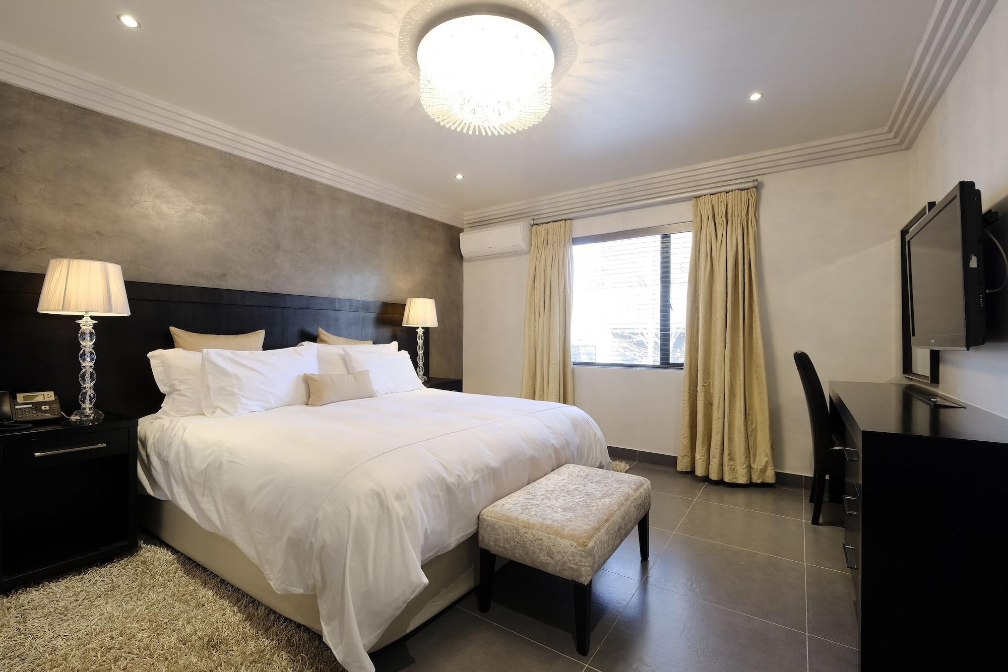 Moyal Khách sạn 4*