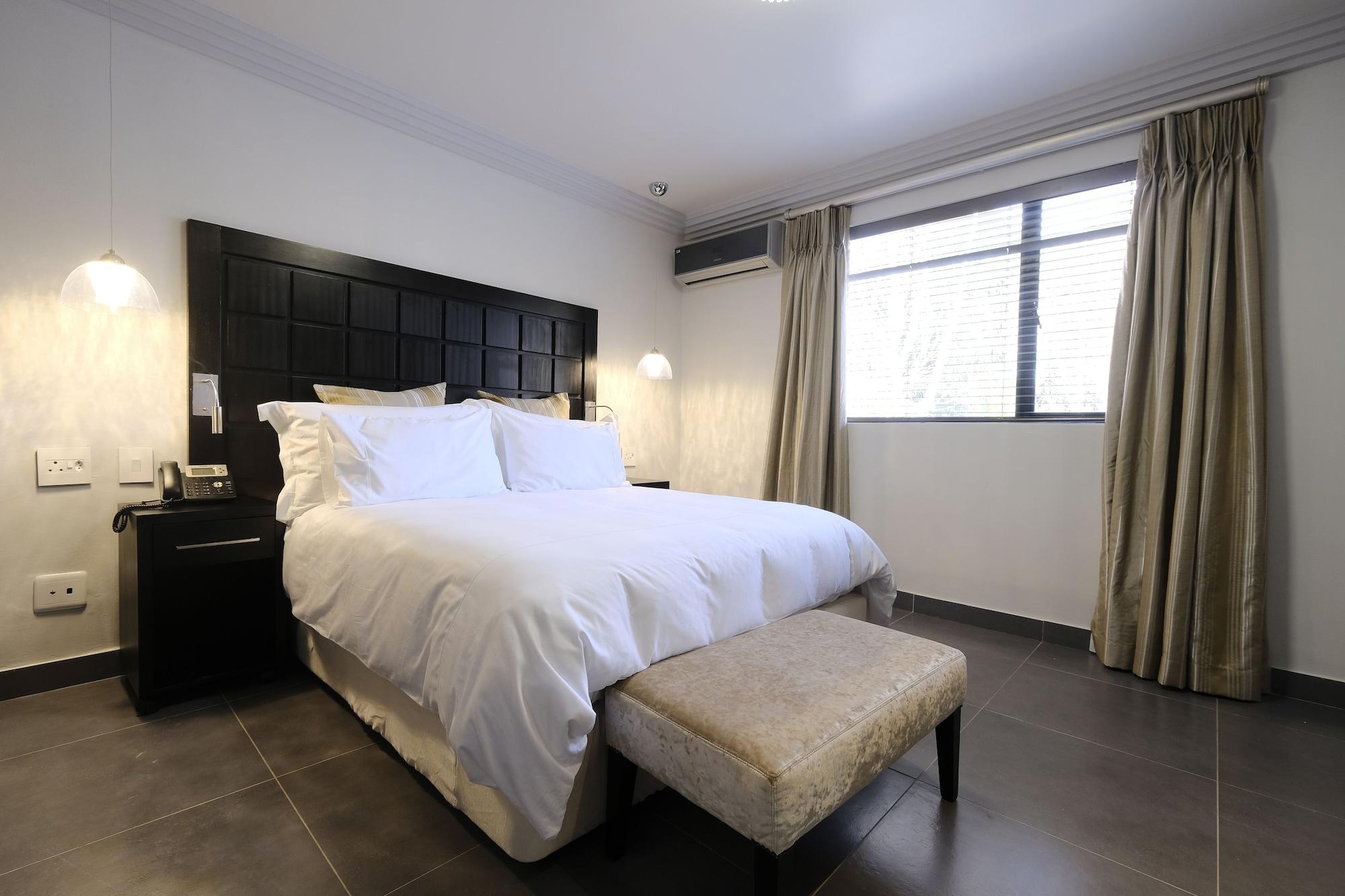Khách sạn Moyal 4*