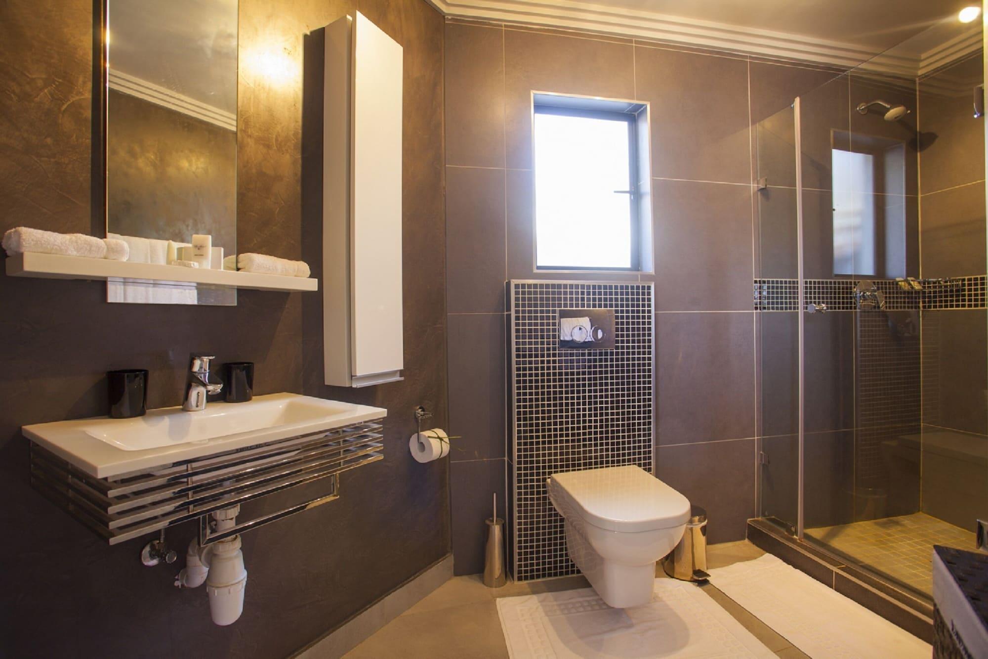 Khách sạn Moyal 4*