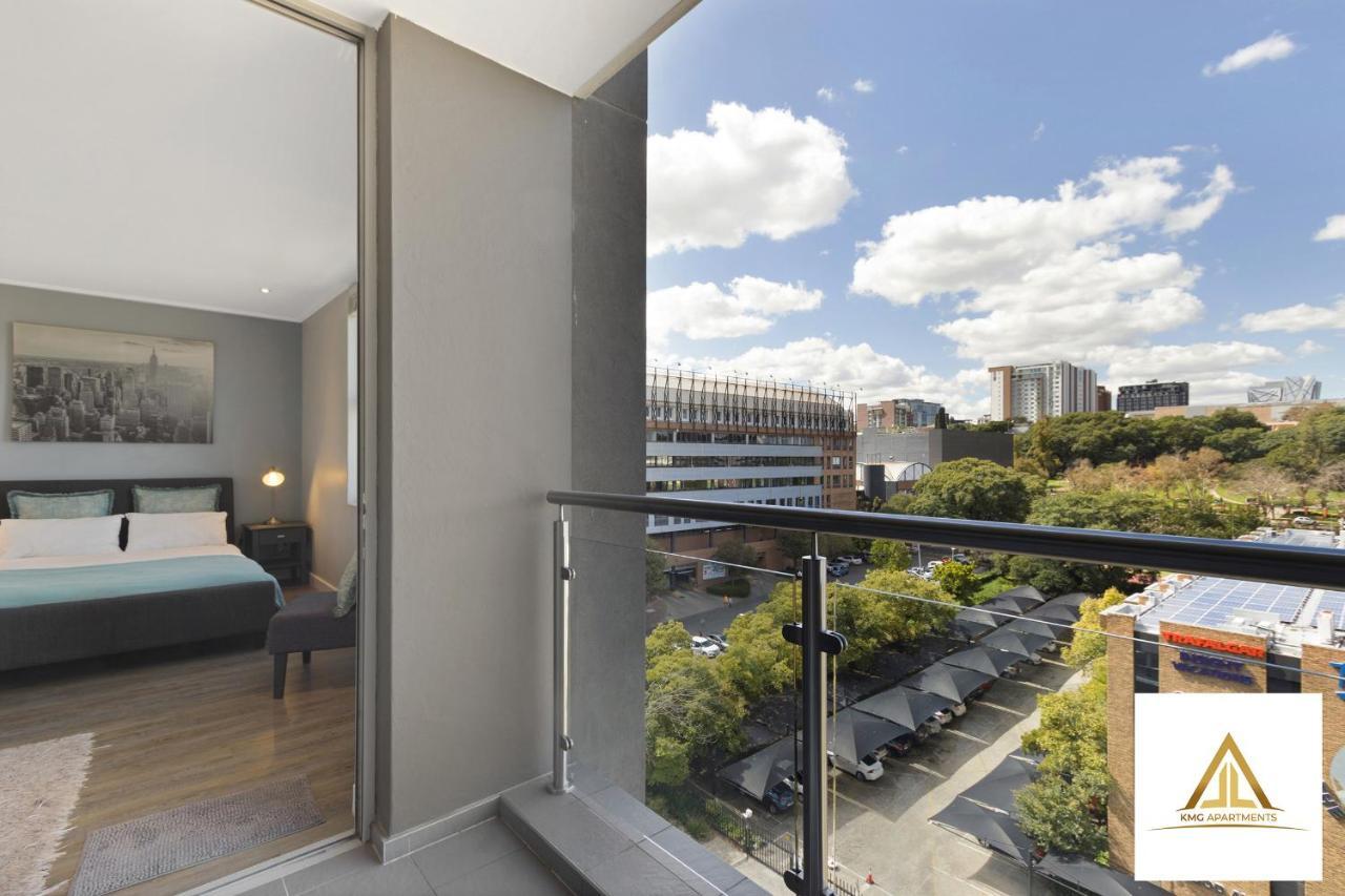 Apartment Kmg At The Apex *
