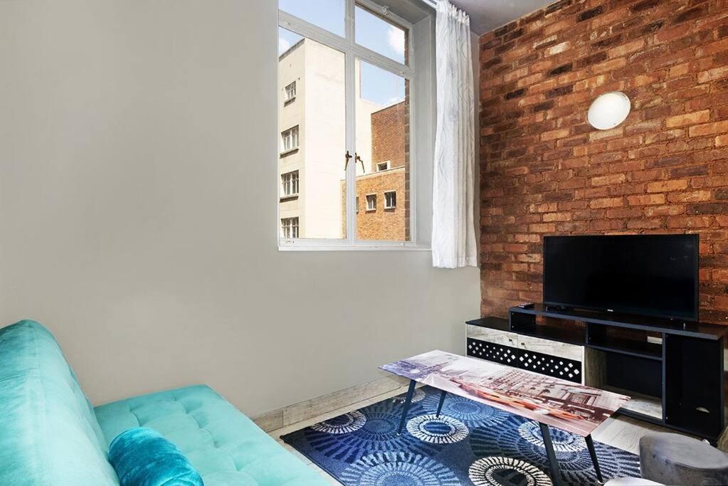 Luxury 2bed Opposite Woolies On Gandhi Square+wifi Apartment *