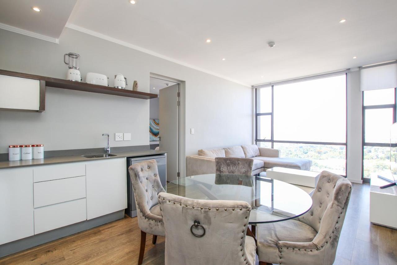 Apartment Sandton Smart Eleven