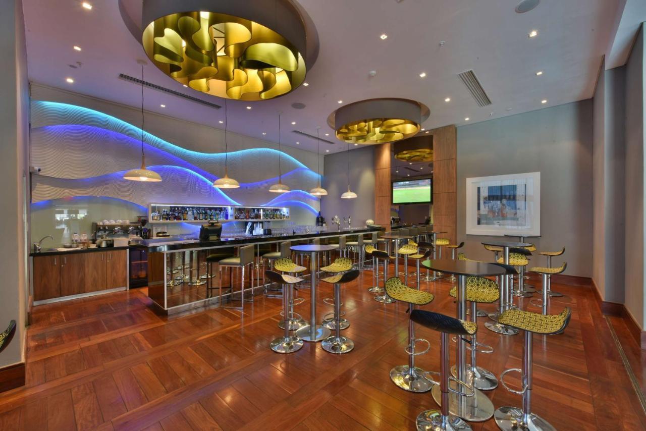 Khách sạn Radisson Blu Gautrain Hotel, Sandton 4*