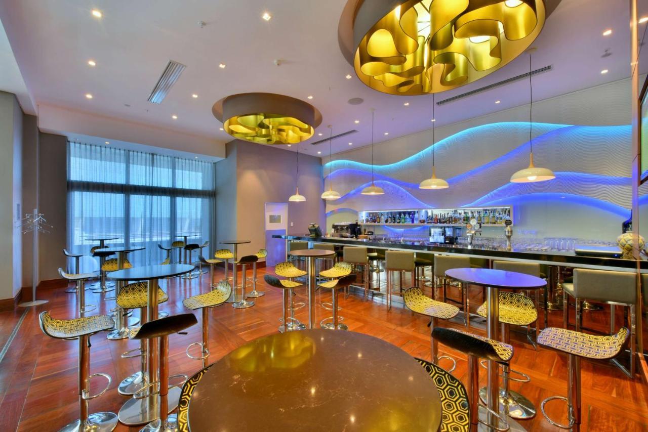 Radisson Blu Gautrain Hotel, Sandton Hotel 4*