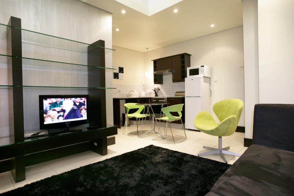Urban Hip - Ashanti Hotel 4*