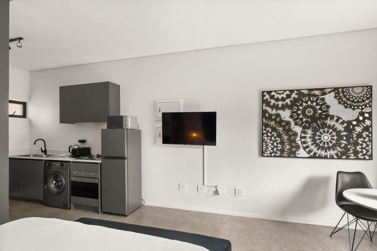 Hyde Park House Apartment *