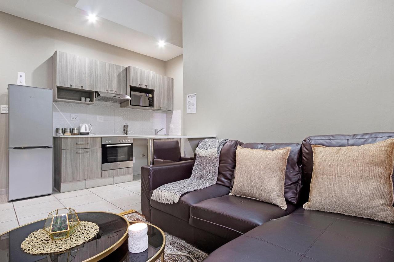 Urban Oasis At The Bolton Apartment *