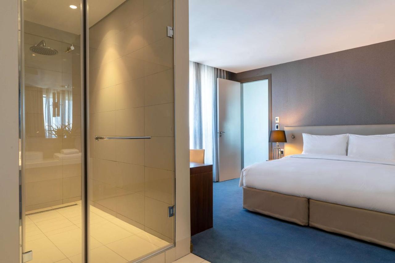 Khách sạn Radisson Blu Gautrain Hotel, Sandton 4*