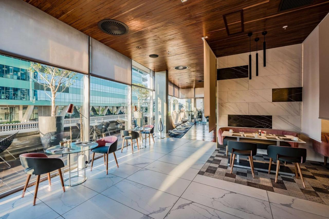 Radisson Blu Gautrain Hotel, Sandton 4*