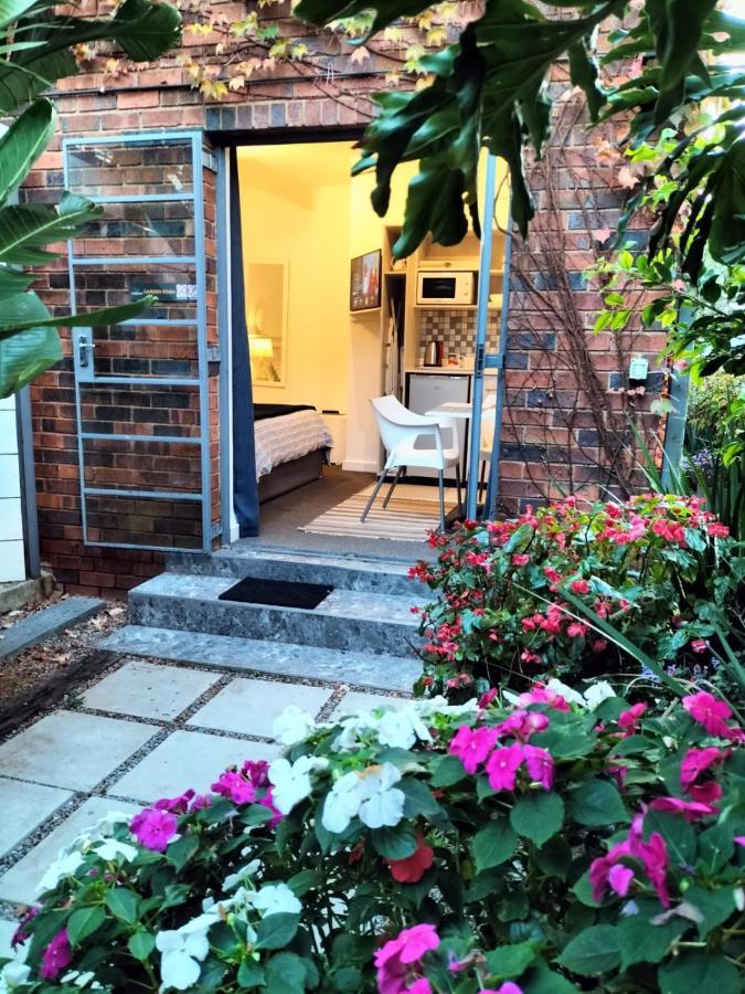 Hadeda Hall Bed & Breakfast 2*