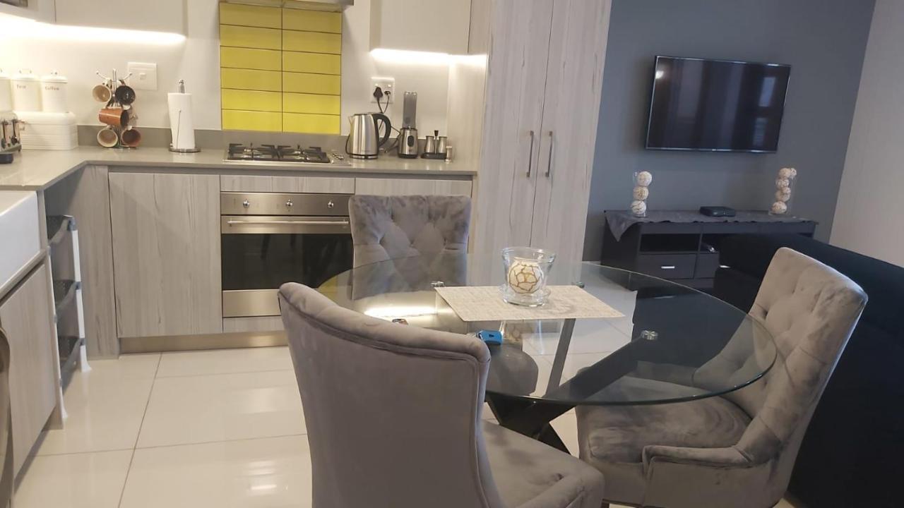 The Median Rosebank South Africa Apartment *