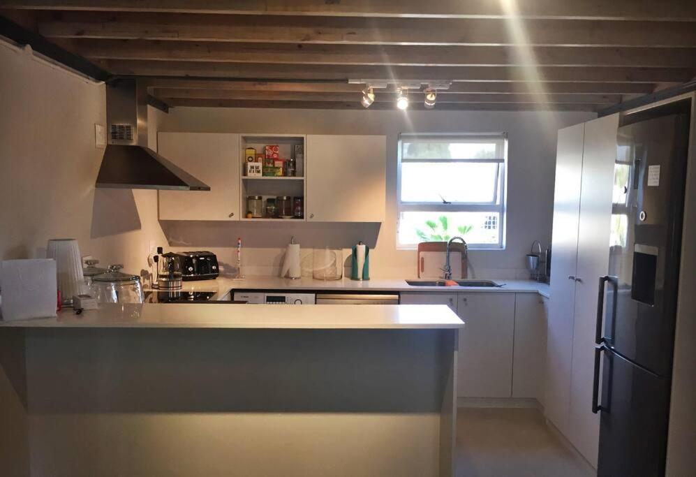 Apartment Via Veneto Melrose Arch