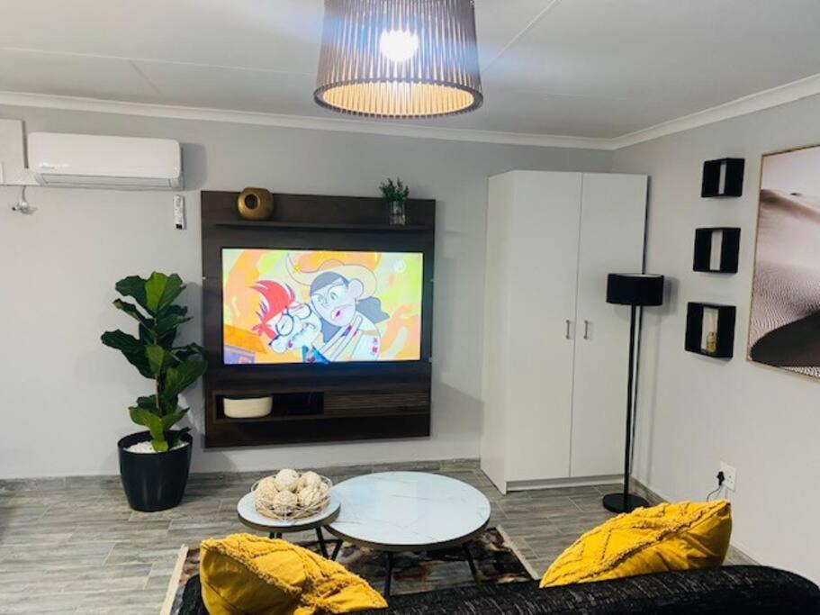 Short Term Re-imagined Apartment *