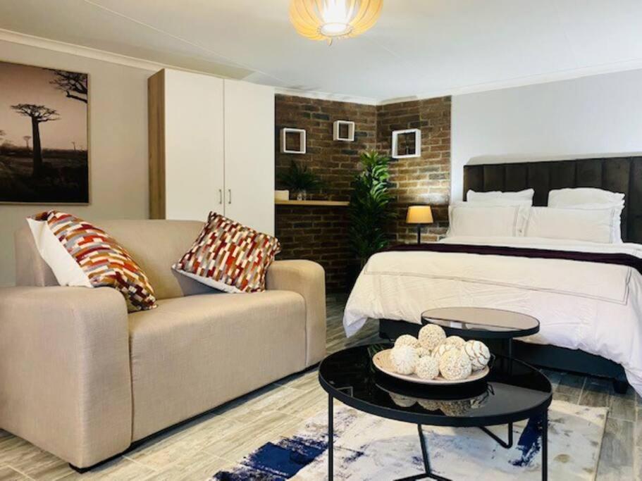 Apartment 8, 163 On Bez Apartment