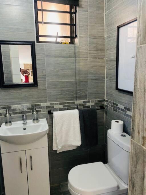 Apartment Apartment 8, 163 On Bez Johannesburg