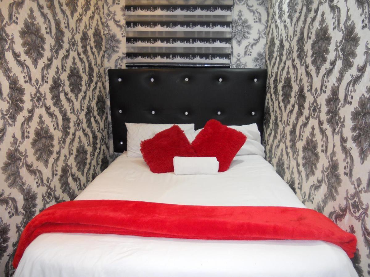 Căn hộ Diamond Suite With Stylish Luxury Bedroom With Netflix, Dstv, & Youtube