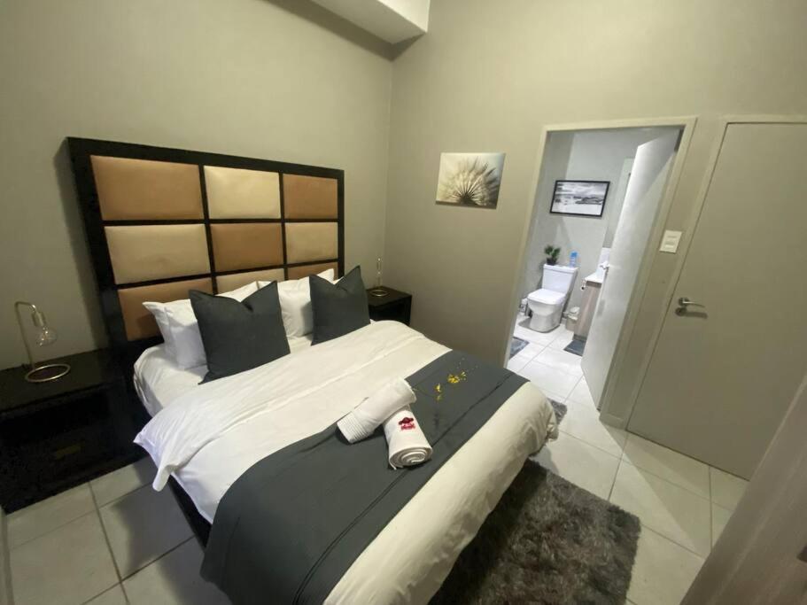 Stylish Dante's 1-bedroom Free Wifi & Cinema Apartment