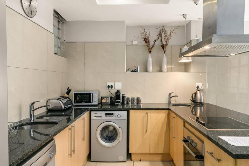Hydro Park - 2 Bedroom Apartment *