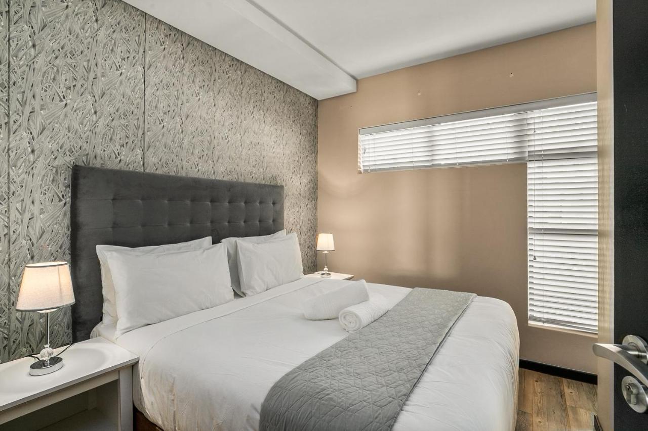 Easy - The Vantage Rosebank * Johannesburg