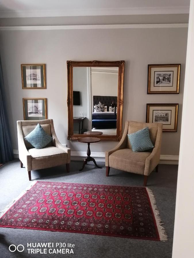 Khách sạn Rand Club 5*