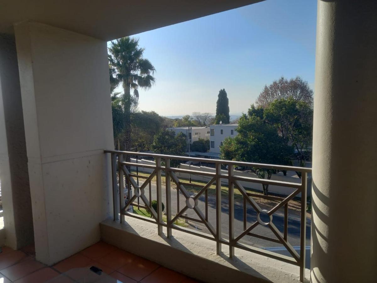 Apartment Mount Royal 09 - Large 1 Bed With Balcony *