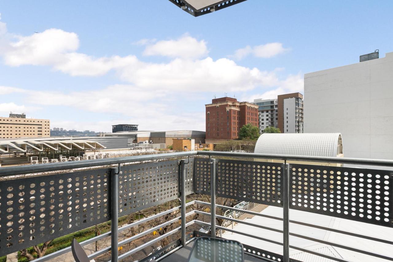 Apartment Easy - The Median Rosebank *
