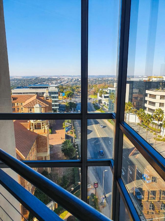 Căn hộ Westpoint Sandton Skyline *