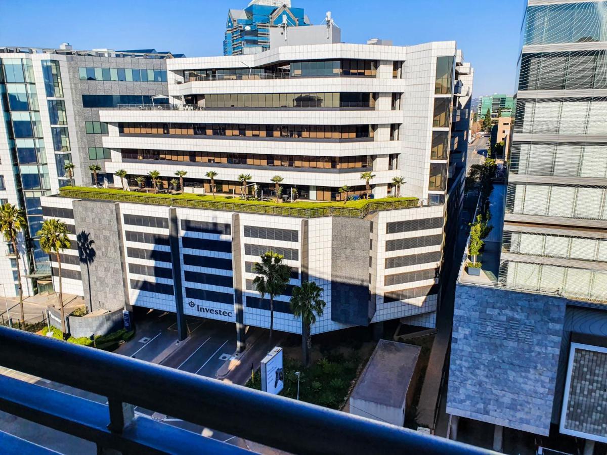 Apartment Westpoint Sandton Skyline Johannesburg