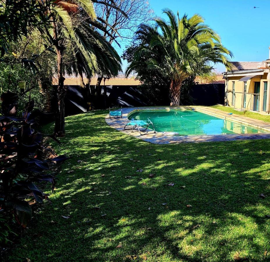 Sandton Guesthouse, Husky Rescue, No Parties Allowed Guest house