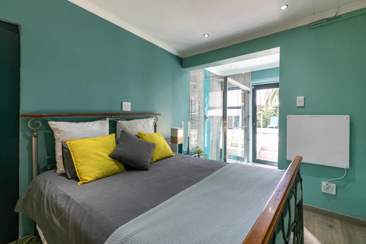 Sandton Guesthouse, Husky Rescue, No Parties Allowed Guest house Johannesburg