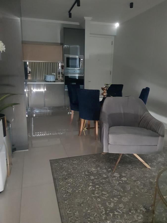 Ellipse Waterfall Executive Luxury
