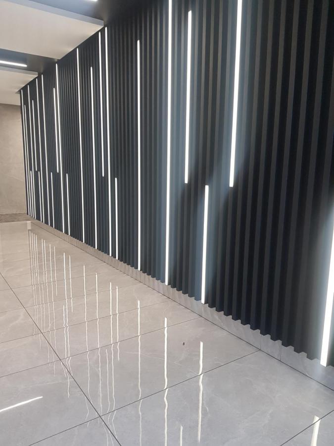 Ellipse Waterfall Executive Luxury