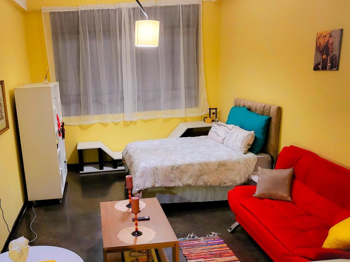Apartment Cosy In Maboneng's 12 Decades Art *