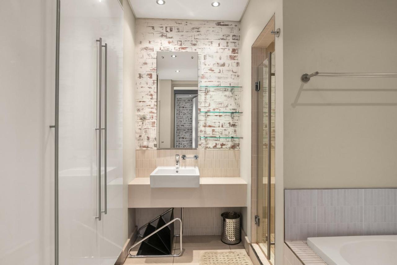 Melrose Arch Luxury - With Generator Apartment Johannesburg