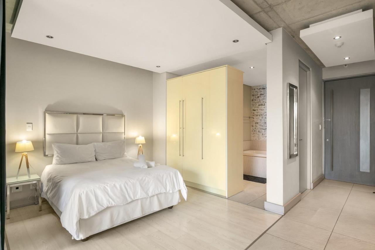 Apartment Melrose Arch Luxury - With Generator