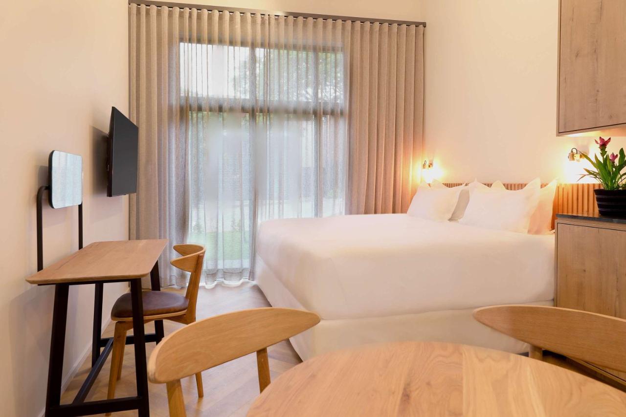 Hyatt House Rosebank Hotel 4*