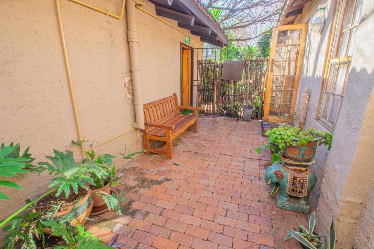 Charlie'S Spot - The Gardens Guest house