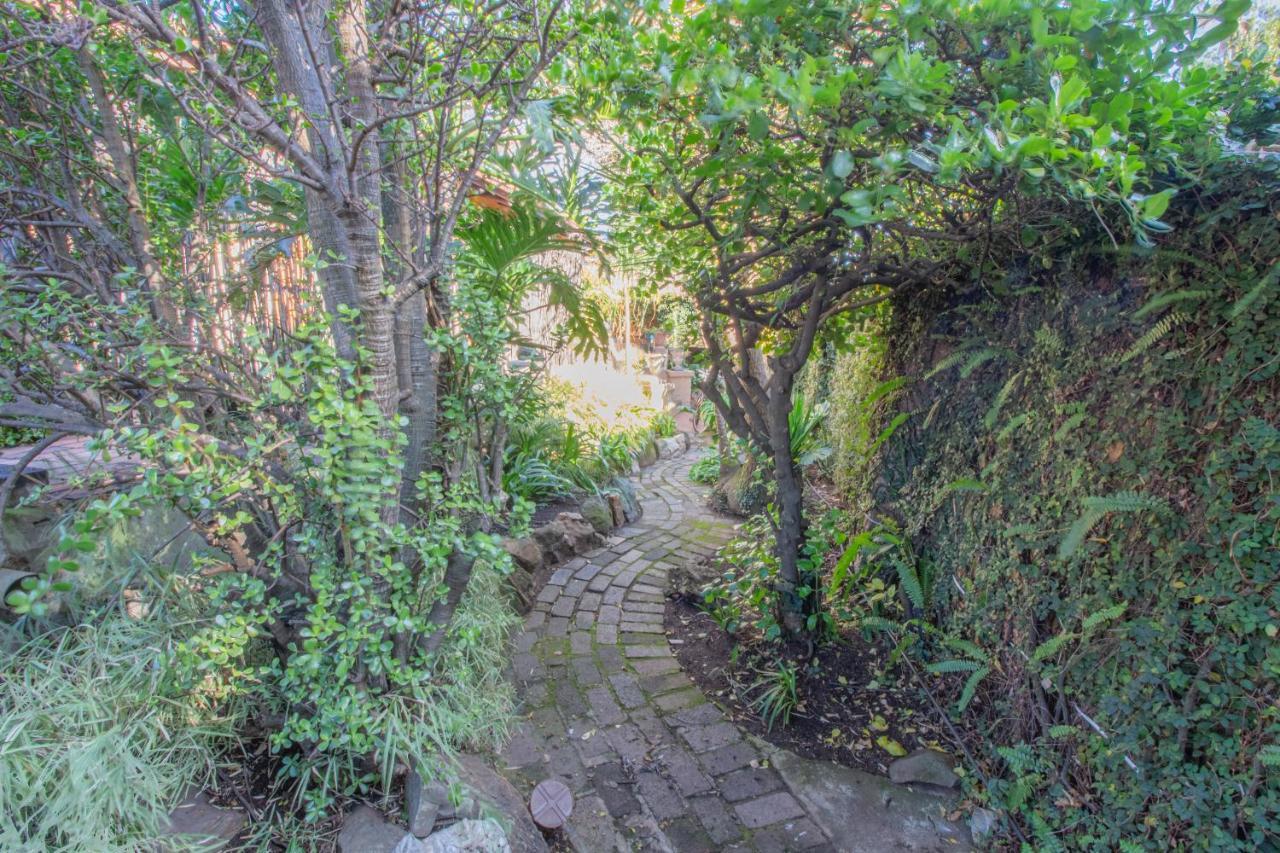 Charlie'S Spot - The Gardens Guest house