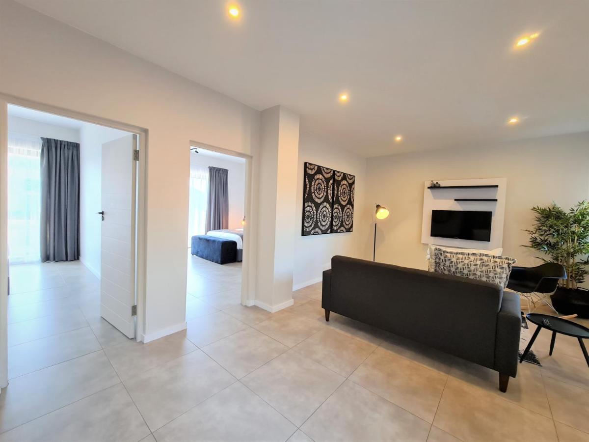 Apartment Mint Greenside