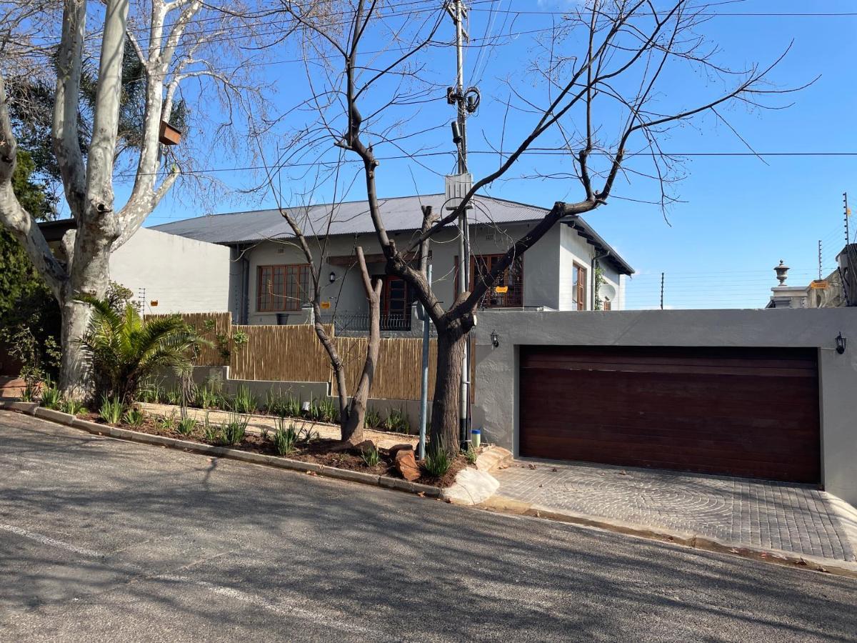 Spacious, Light-filled On 4th Gasthof Johannesburg