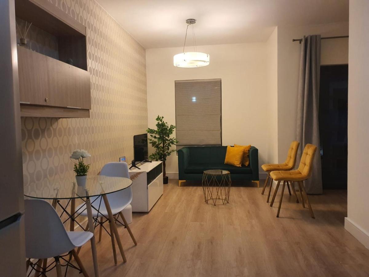 Stunning, Modern 1 Bedroom Sandton * Johannesburg