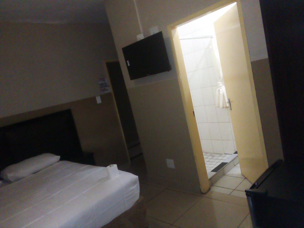 Miraton Eastgate Suites 3*