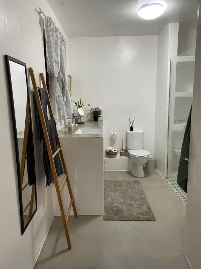 Spacious, Light-filled On 4th *