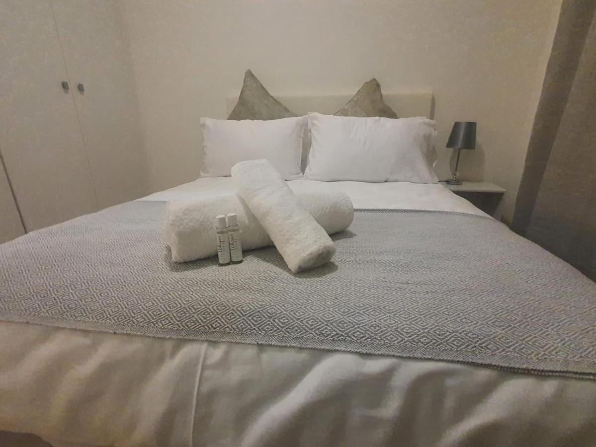 Stunning, Modern 1 Bedroom Sandton *