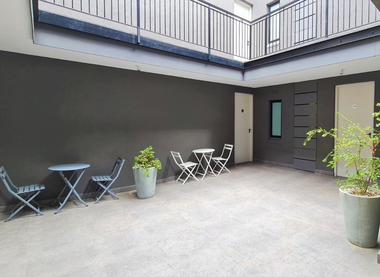 Mint Greenside Apartment