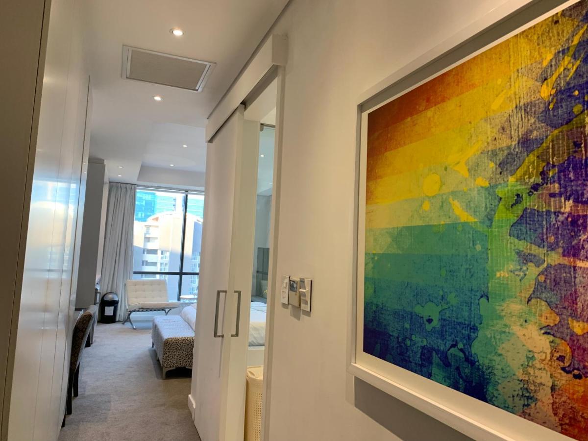 Sandton Skye Stylish Free Wifi & Gym Apartment *