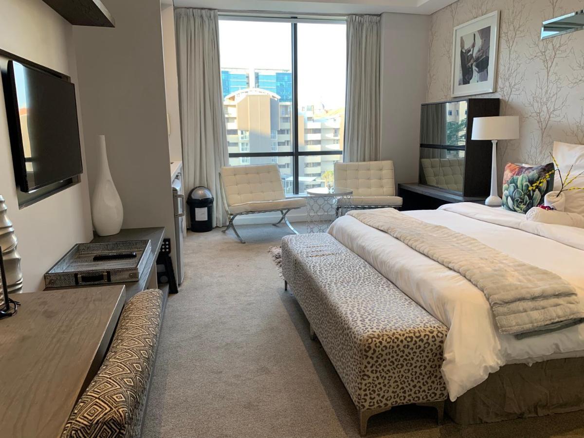 Sandton Skye Stylish Free Wifi & Gym Johannesburg